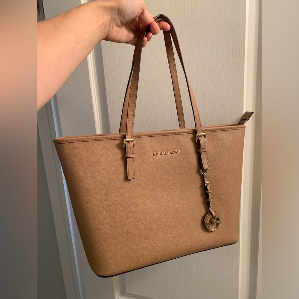 NWOT MICHAEL KORS BAG